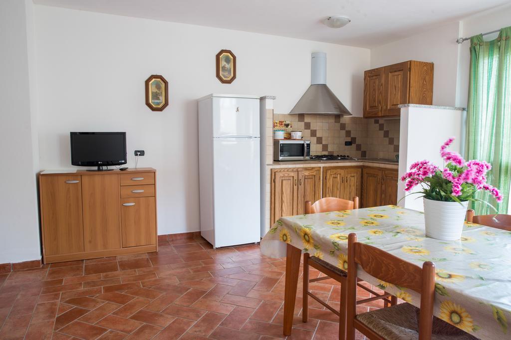 Appartamenti Torre Di Bari Бари Сардо Екстериор снимка